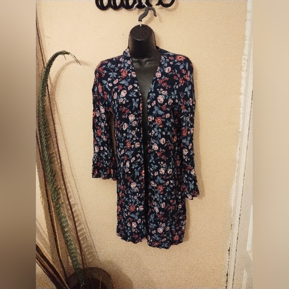 American eagles outfitters women's floral open front kamodo size xs/s